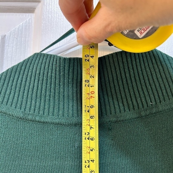 Women's Holiday Green Cardigan Light Weight Open Front With Pockets Size M - Picture 5 of 6